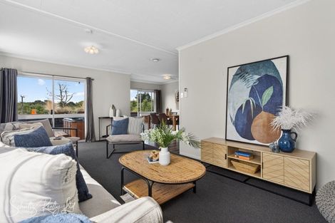 Photo of property in 27 Hurndall Street East, Maungaturoto, 0520