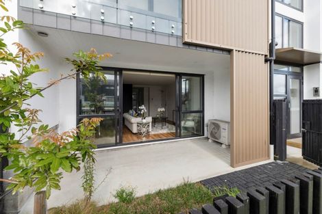 Photo of property in 2/1g Dishys Road, Flat Bush, Auckland, 2019