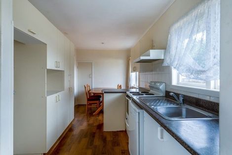 Photo of property in 5 Shamrock Lane, Te Atatu Peninsula, Auckland, 0610