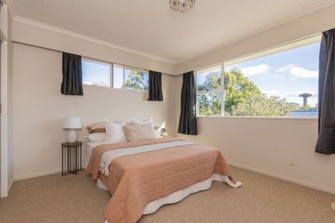 Photo of property in 1 Guernsey Place, Fitzherbert, Palmerston North, 4410