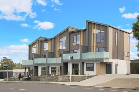Photo of property in 15/506 Glenfield Road, Bayview, Auckland, 0629