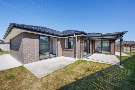 Photo of property in 26 Sardinia Grove, Fitzherbert, Palmerston North, 4410