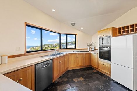 Photo of property in 10 Luxton Place, Mount Pleasant, Christchurch, 8081