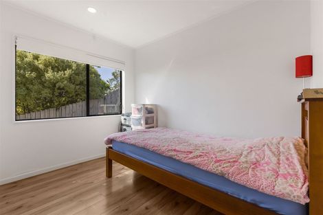 Photo of property in 1/66 Trias Road, Totara Vale, Auckland, 0629