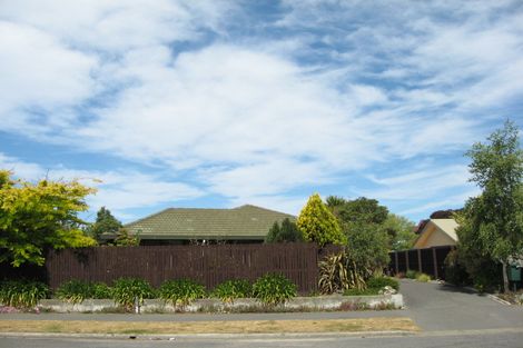 Photo of property in 112 Royal Park Drive, Parklands, Christchurch, 8083