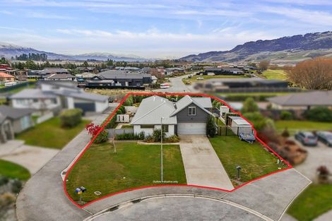 Photo of property in 27 De Bettencor Place, Mount Pisa, Cromwell, 9383