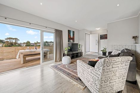 Photo of property in 76 Alabaster Drive, Papatoetoe, Auckland, 2025