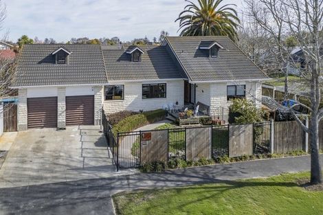 Photo of property in 1 Wakelin Place, Redwood, Christchurch, 8051