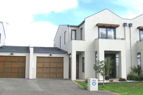 Photo of property in 64 Provence Esplanade, Te Atatu Peninsula, Auckland, 0610