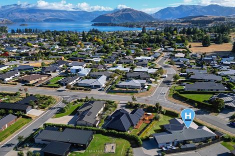 Photo of property in 5 Nancy Lane, Wanaka, 9305