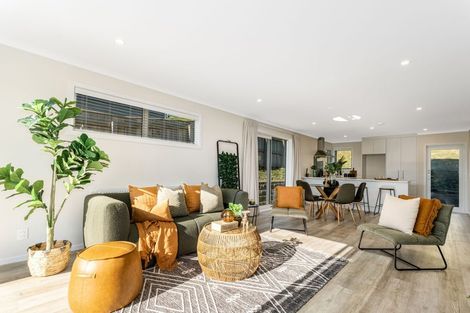 Photo of property in 115a Queen Charlotte Drive, Aotea, Porirua, 5024