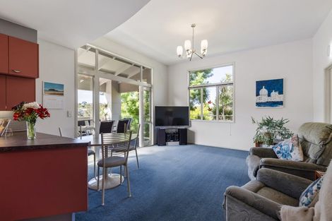 Photo of property in 38 Saddleback Rise, Murrays Bay, Auckland, 0630