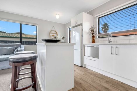 Photo of property in 8a Novelle Grove, Papamoa Beach, Papamoa, 3118