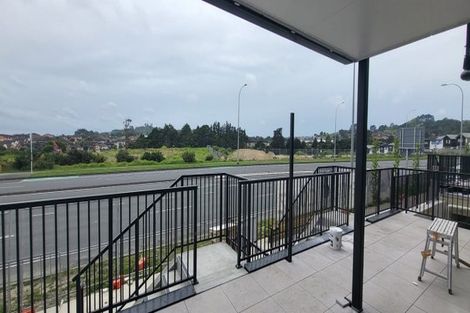 Photo of property in 102/26 Shortfin Place, Flat Bush, Auckland, 2019