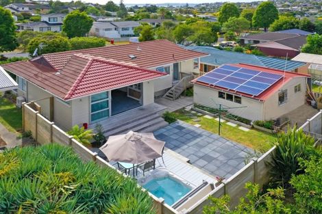 Photo of property in 3 Thorburn Avenue, Red Beach, 0932