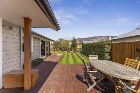 Photo of property in 1 Moncrieff Place, Wanaka, 9305