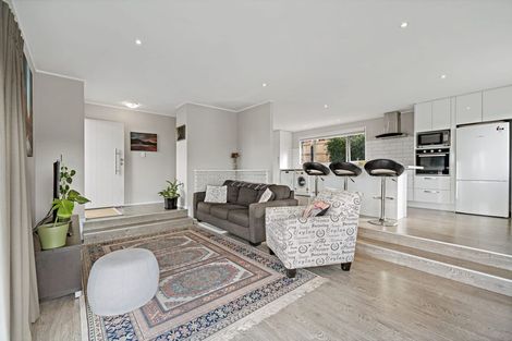Photo of property in 76 Alabaster Drive, Papatoetoe, Auckland, 2025