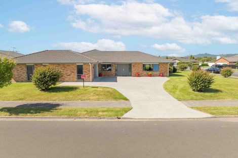 Photo of property in 21 Madison Street, Cambridge, 3434