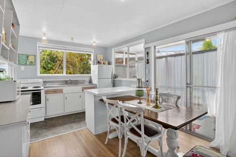 Photo of property in 11 Kendale Drive, Leigh, 0985