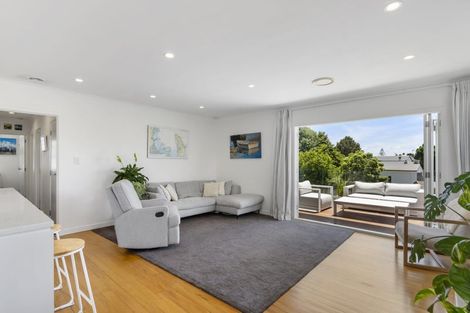 Photo of property in 45 Birkdale Road, Birkdale, Auckland, 0626