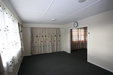 Photo of property in 47 Link Road, Newlands, Wellington, 6037