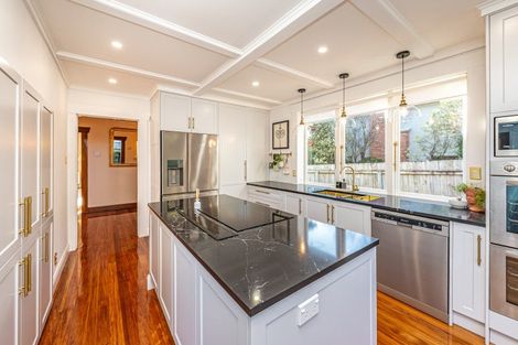 Photo of property in 12 Brassey Road, Saint Johns Hill, Whanganui, 4500