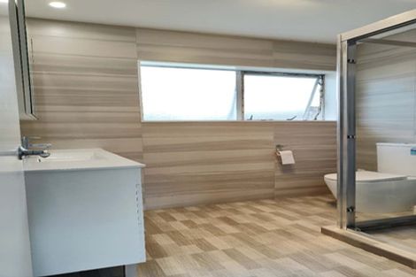 Photo of property in 72 Granville Drive, Massey, Auckland, 0614