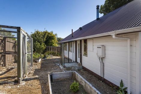 Photo of property in 14 Fairfax Terrace, Frankleigh Park, New Plymouth, 4310