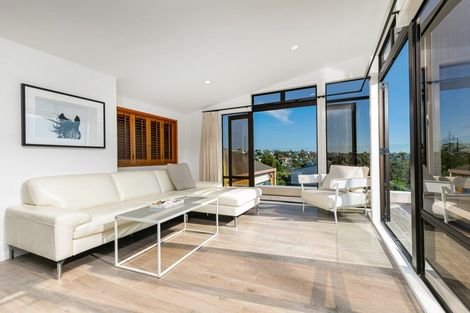 Photo of property in 2/22 Beulah Avenue, Rothesay Bay, Auckland, 0630