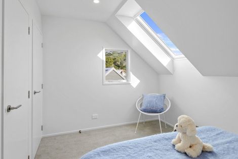 Photo of property in 19 Beachville Road, Redcliffs, Christchurch, 8081