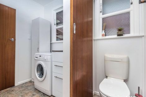 Photo of property in 5 Catherine Crescent, Paparangi, Wellington, 6037