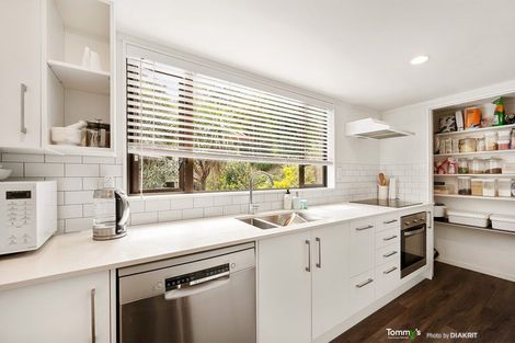 Photo of property in 5b Ranikhet Way, Khandallah, Wellington, 6035