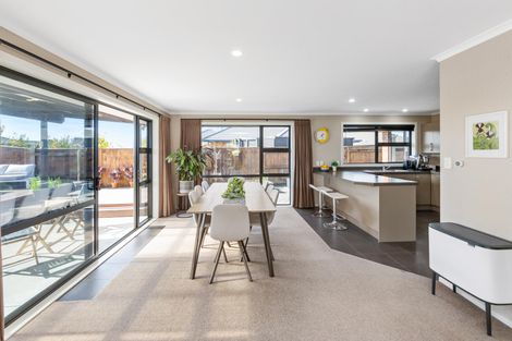 Photo of property in 7 Medallion Court, Kelvin Grove, Palmerston North, 4414