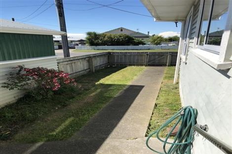 Photo of property in 21 Mako Mako Road, Levin, 5510
