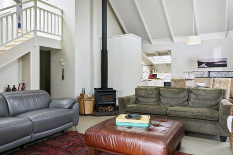 Photo of property in 5 Kahotea Drive, Motuoapa, 3382