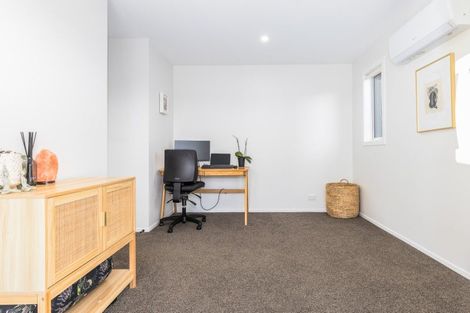 Photo of property in 32 Hokioi Drive, Kenepuru, Porirua, 5022