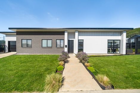 Photo of property in 1 Taraiti Crescent, Kenepuru, Porirua, 5022