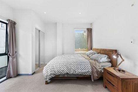 Photo of property in Royal Regal Apartments, 50u2 Cambridge Terrace, Te Aro, Wellington, 6011