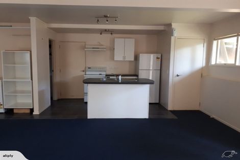 Photo of property in 17 Houston Place, Bayview, Auckland, 0629
