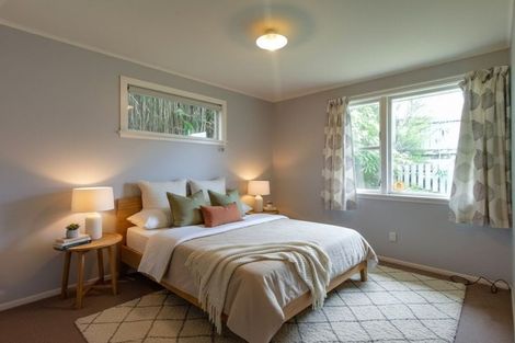 Photo of property in 32 Castle Crescent, Stokes Valley, Lower Hutt, 5019