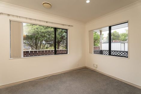 Photo of property in 9 Corsham Grove, Churton Park, Wellington, 6037