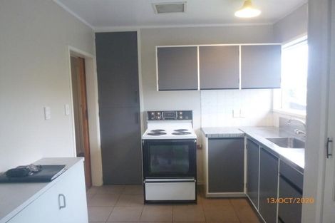 Photo of property in 1b/2 Divich Avenue, Te Atatu South, Auckland, 0610