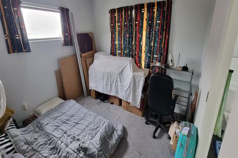 Photo of property in 8a Fruitvale Road, New Lynn, Auckland, 0600