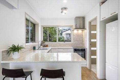 Photo of property in 1/14a Camrose Place, Glenfield, Auckland, 0629