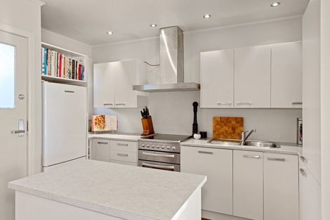 Photo of property in 2/172 Centaurus Road, Saint Martins, Christchurch, 8022