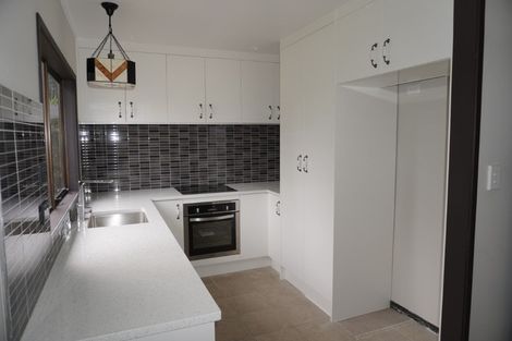Photo of property in 16 Baltimore Place, Forrest Hill, Auckland, 0620