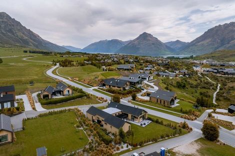 Photo of property in 10 Double Cone Road, Jacks Point, Queenstown, 9371