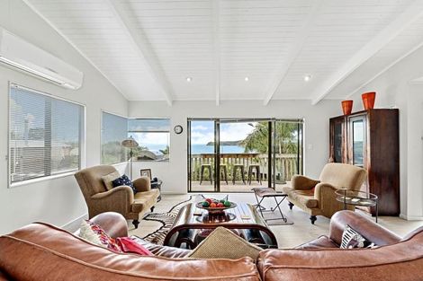 Photo of property in 15b Melandra Road, Stanmore Bay, Whangaparaoa, 0932