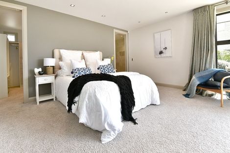 Photo of property in 37 Grovenor Drive, Orewa, 0931