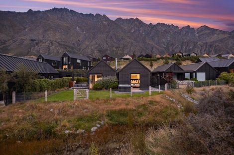 Photo of property in 15 Mckenzies Shute, Jacks Point, Queenstown, 9371